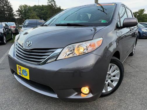 2013 Toyota Sienna XLE