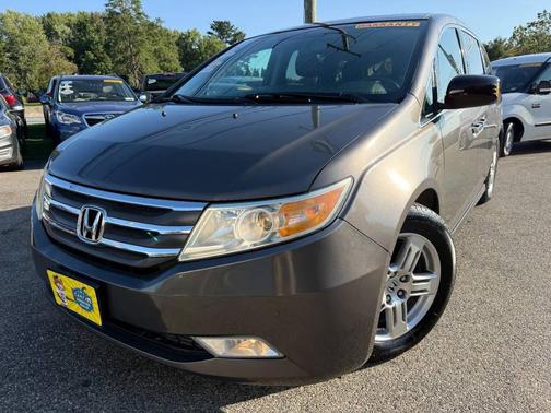 Polished Metal Metallic 2011 Honda Odyssey Touring