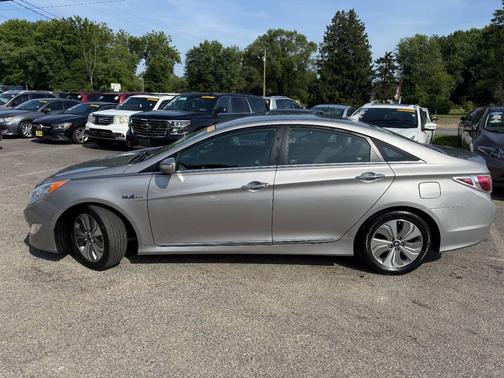 SILVER 2013 Hyundai SONATA Hybrid Limited