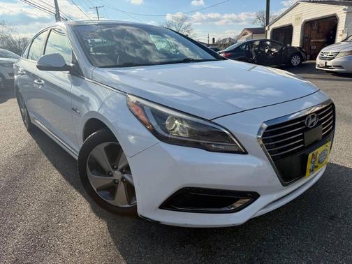 2016 Hyundai SONATA Hybrid Limited