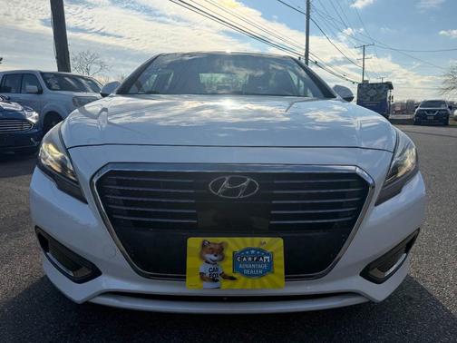 2016 Hyundai SONATA Hybrid Limited