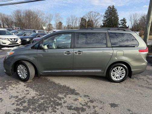 2014 Toyota Sienna XLE