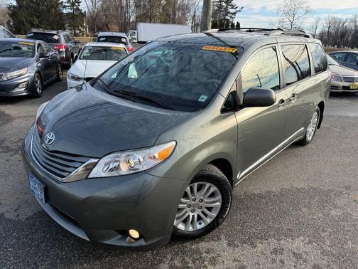 2014 Toyota Sienna XLE