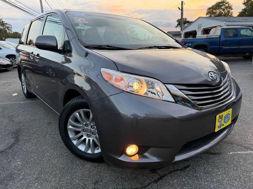 2014 Toyota Sienna XLE