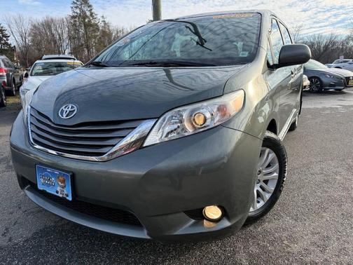 2014 Toyota Sienna XLE