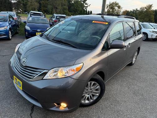 2014 Toyota Sienna XLE