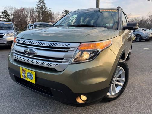 Green Gem Metallic 2013 Ford Explorer XLT