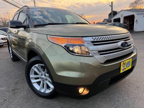 Green Gem Metallic 2013 Ford Explorer XLT