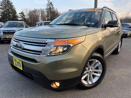 Green Gem Metallic 2013 Ford Explorer XLT
