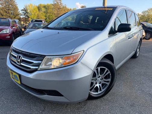 Alabaster Silver Metallic 2011 Honda Odyssey EX