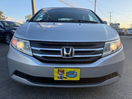 Alabaster Silver Metallic 2011 Honda Odyssey EX