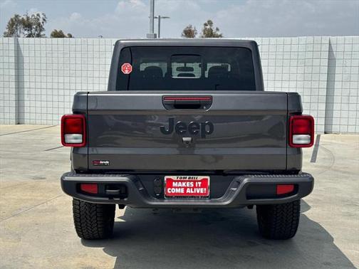 2025 Jeep Gladiator Nighthawk