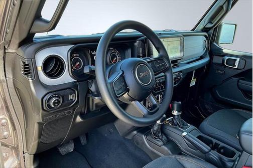 2025 Jeep Gladiator Nighthawk