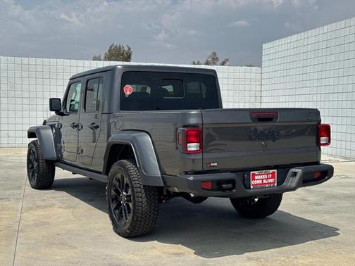 2025 Jeep Gladiator Nighthawk