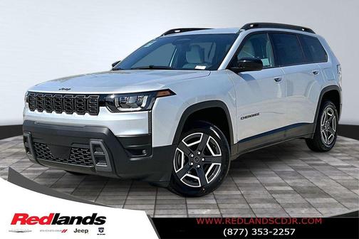 Silver Zynith Clearcoat 2026 Jeep Cherokee Laredo 4x4