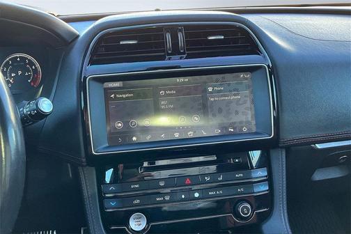 2018 Jaguar F-PACE 25t R-Sport