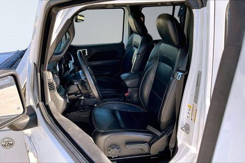 Bright White Clearcoat 2020 Jeep Gladiator Overland