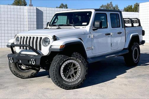 Bright White Clearcoat 2020 Jeep Gladiator Overland