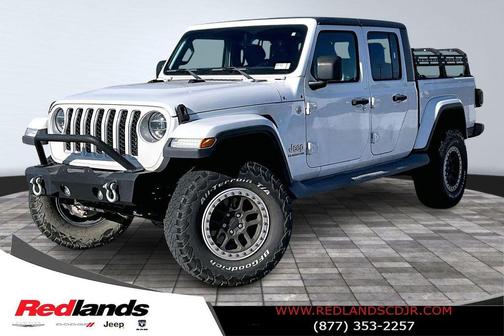 Bright White Clearcoat 2020 Jeep Gladiator Overland