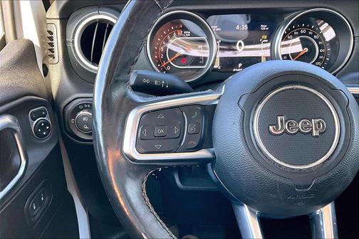Bright White Clearcoat 2020 Jeep Gladiator Overland