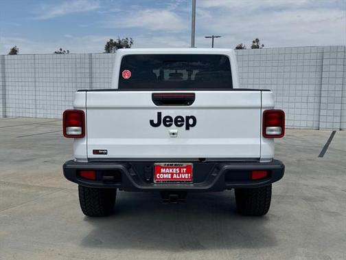 2025 Jeep Gladiator Nighthawk
