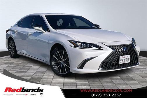 2022 Lexus ES 300h Base