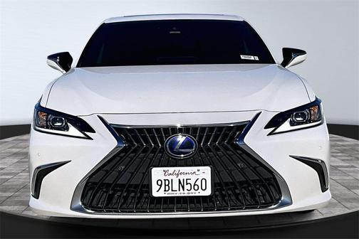 2022 Lexus ES 300h Base
