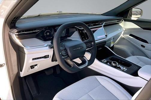 Bright White Clearcoat 2026 Jeep Cherokee Laredo