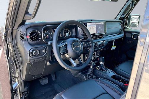 Granite Crystal Metallic Clearcoat 2026 Jeep Wrangler Rubicon