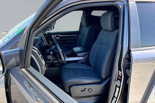 Granite Crystal Metallic Clearcoat 2022 RAM 1500 Big Horn/Lone Star