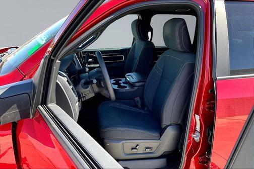 Molten Red Pearlcoat 2026 RAM 2500 Big Horn Crew Cab 4x4 6'4' Box