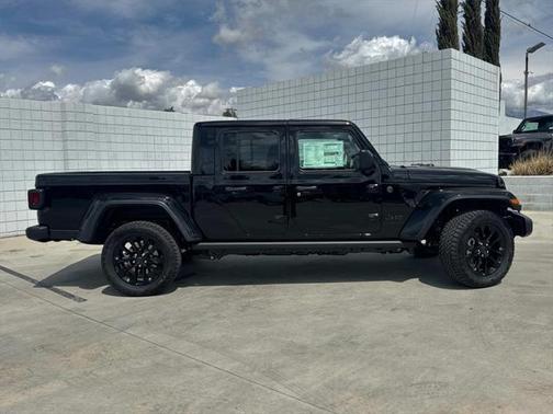2025 Jeep Gladiator Nighthawk