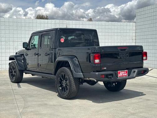 2025 Jeep Gladiator Nighthawk
