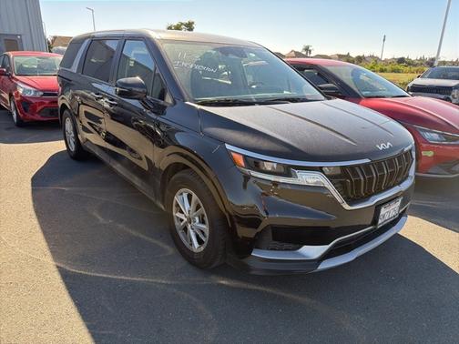 2024 Kia Carnival LX