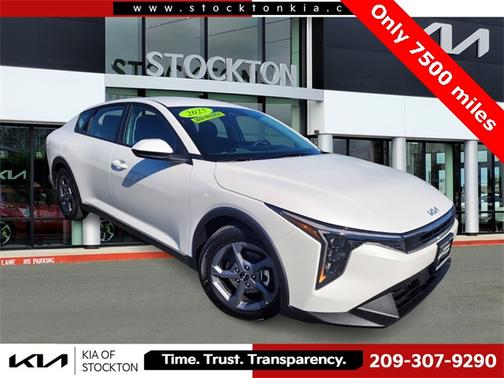 2025 Kia K4 LXS