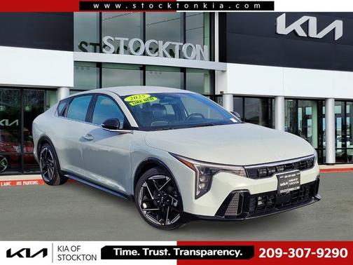 2025 Kia K4 GT-Line