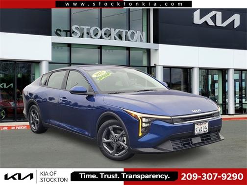 2025 Kia K4 LXS