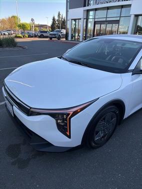 2025 Kia K4 LX