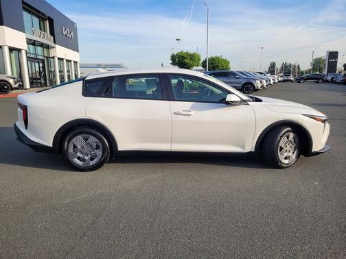 Snow White Pearl 2025 Kia K4 LX