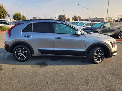 2025 Kia Niro LX