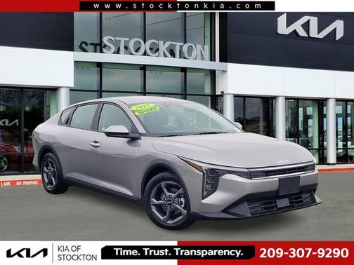 Steel Gray 2025 Kia K4 LXS
