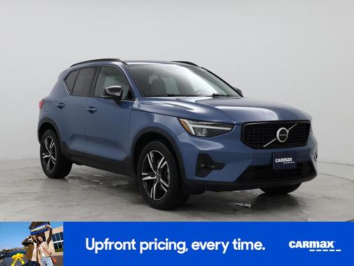 2023 Volvo XC40 B5 Plus Bright Theme