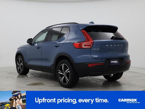 2023 Volvo XC40 B5 Plus Bright Theme