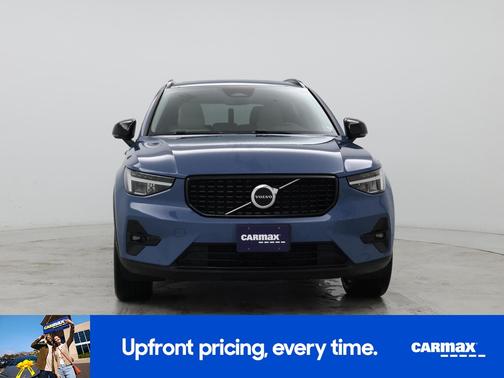2023 Volvo XC40 B5 Plus Bright Theme