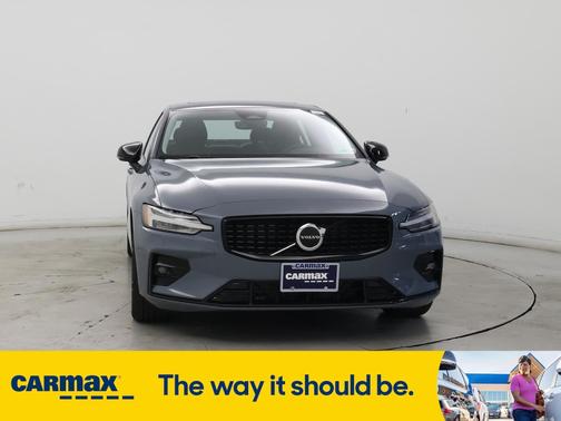 2024 Volvo S60 B5 Core Dark Theme