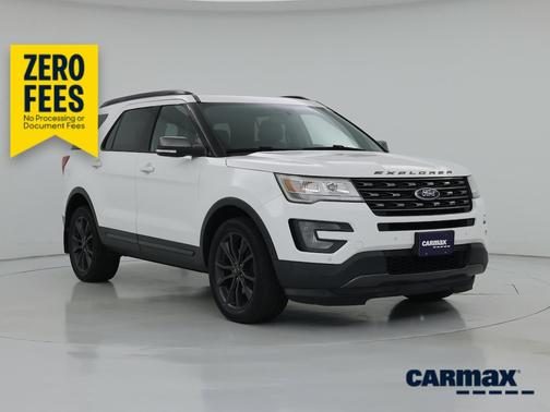 White 2017 Ford Explorer XLT