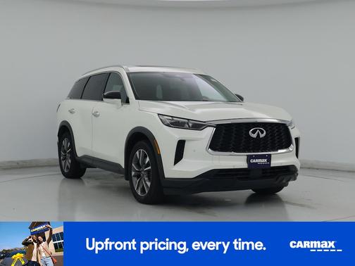 White 2023 INFINITI QX60 Luxe