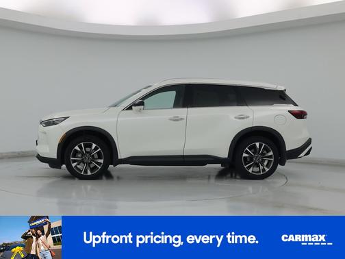 White 2023 INFINITI QX60 Luxe