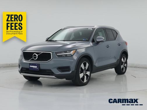 Gray 2020 Volvo XC40 T5 Momentum