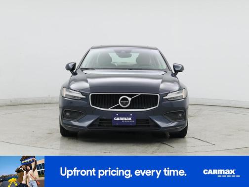 2021 Volvo S60 T6 Momentum
